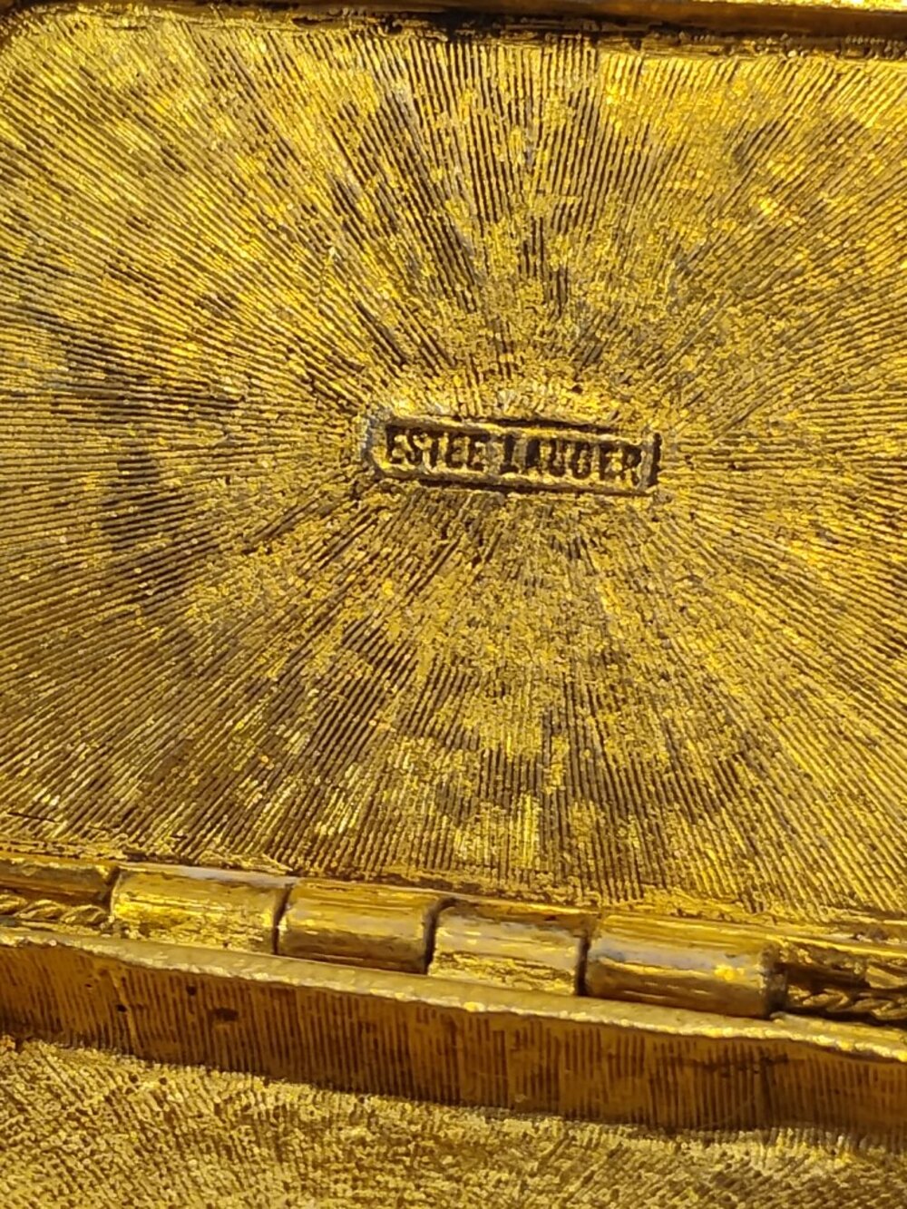 Vintage Estee Lauder Collector Gold Red Enamel Compact Decorative Box Container - Picture 10 of 12
